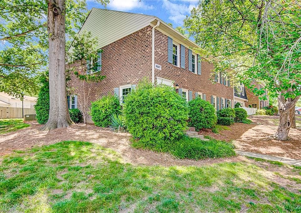 1st image of 3227 A Regents Park Ln