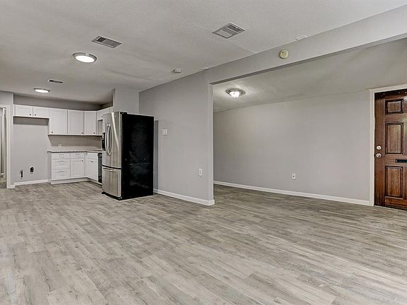 4th image of 4401 Dorothy St
