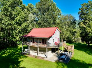 560 S Emerald Isle, Alderson, WV 24910