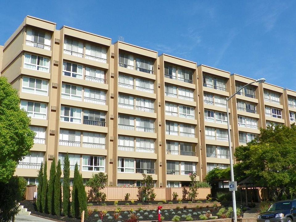 1st image of 1700 Civic Center Dr APT 106
