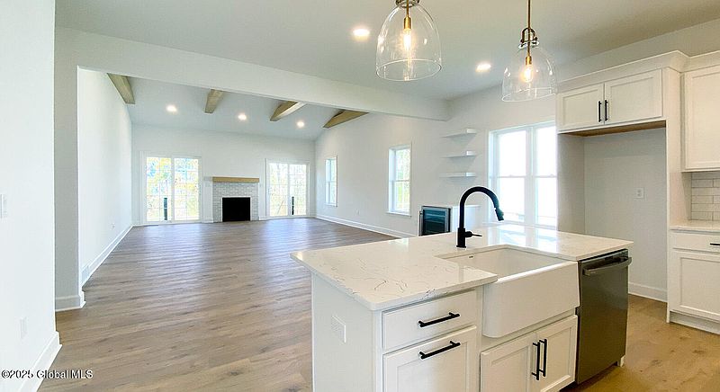 3rd image of 17 Indigo Court