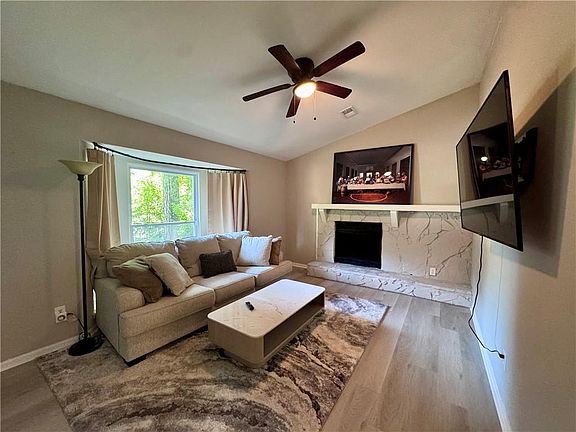 2nd image of 3814 Whaley Ct