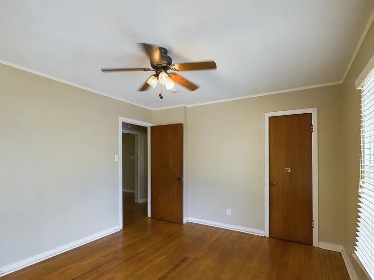 305 Bolton Ave — Photo 2