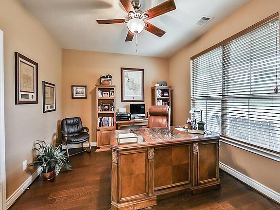 4th image of 40311 Yaupon Dr