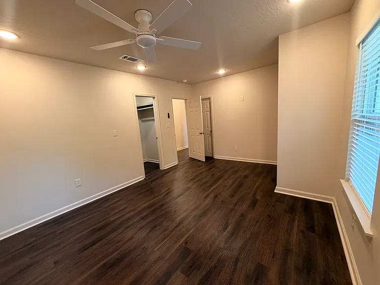 112 Dearborne St #B — Photo 10