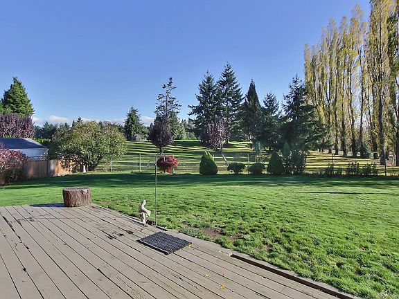 3rd image of 3303 Saint Andrews Ct NE