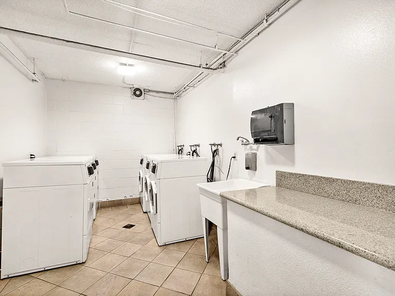 Woodman Place Apartments — Photo 13