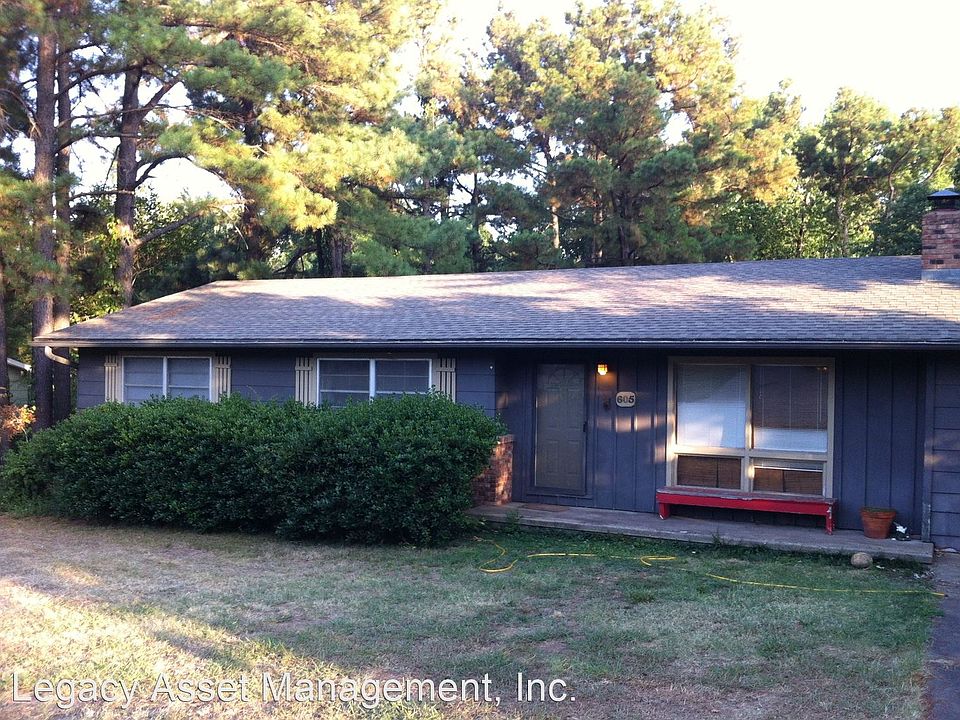 1st image of 605 E Ash St