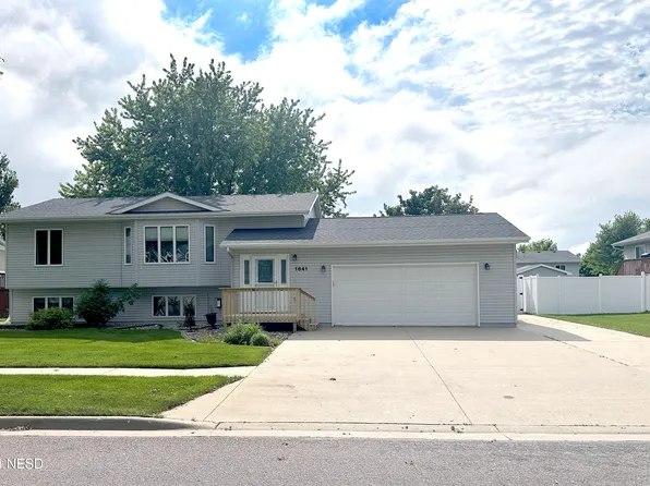 1841 6th St NE, Watertown, SD 57201