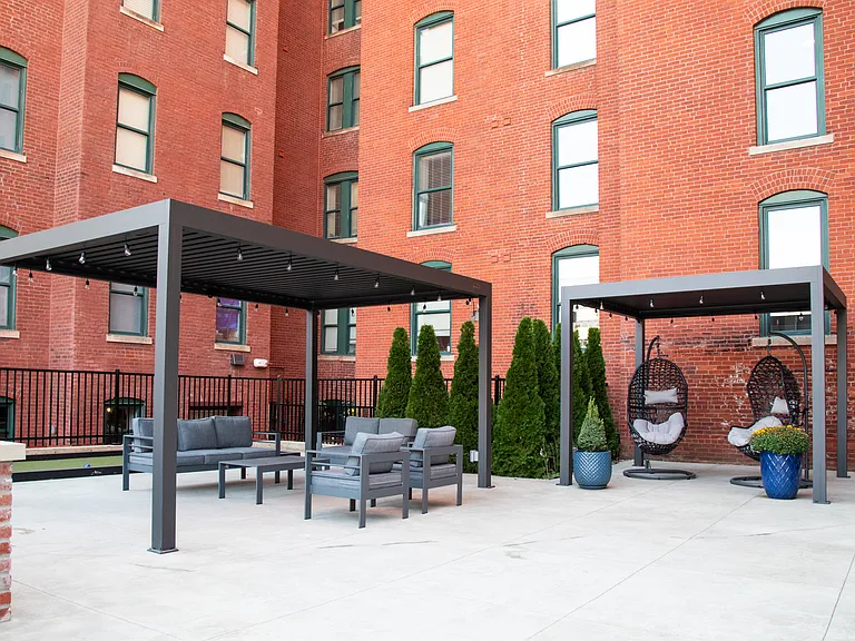 Rink Savoy Apartments — Photo 42