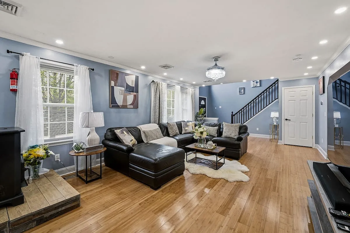 4 bed, 2198 sqft, $3,500 — Photo 4