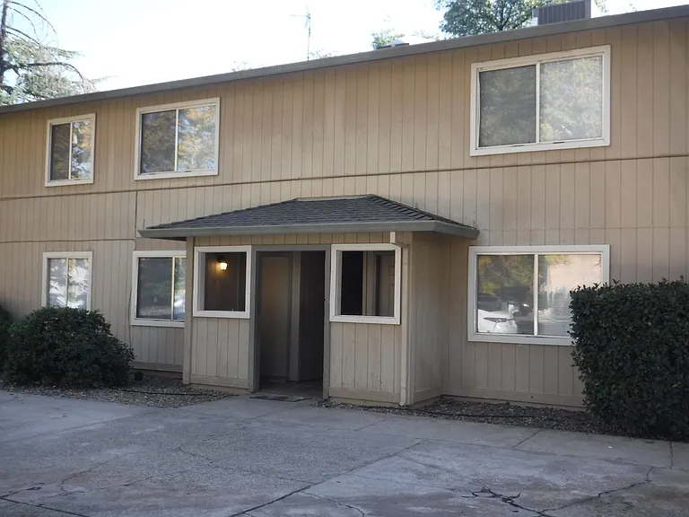 1631 Bramble Pl — Photo 17