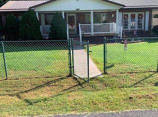 15 Pine Knoll Ln, Lynco, WV 24857