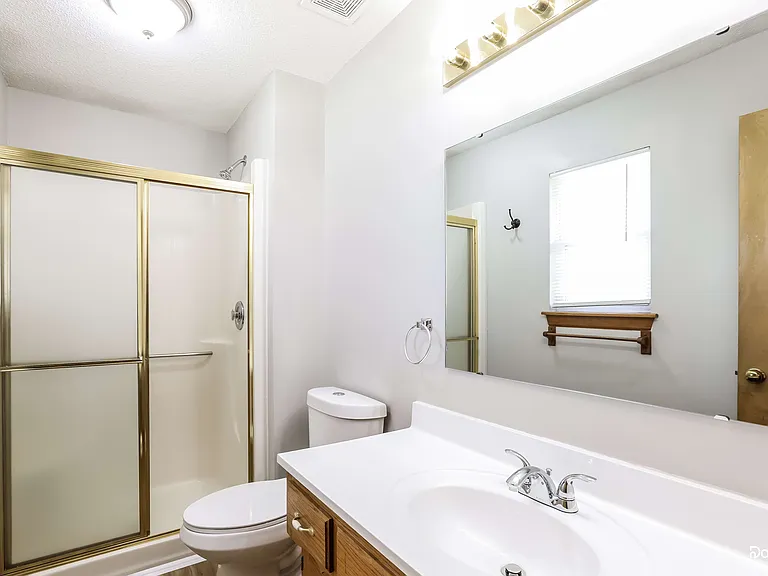 204 S Darrowby Dr — Photo 11
