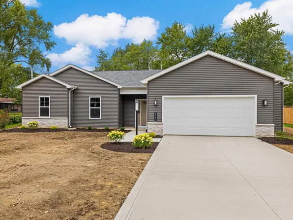 821 E Hawthorn Ln, Columbia City, IN 46725