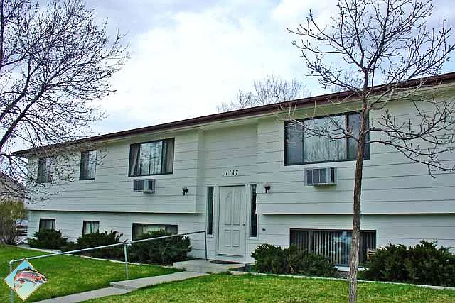 2 bed, 1.0 bath, 950 sqft, $1,025 — Photo 1