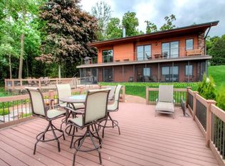 N7382 Arrowhead Ln, Elkhorn, WI 53121