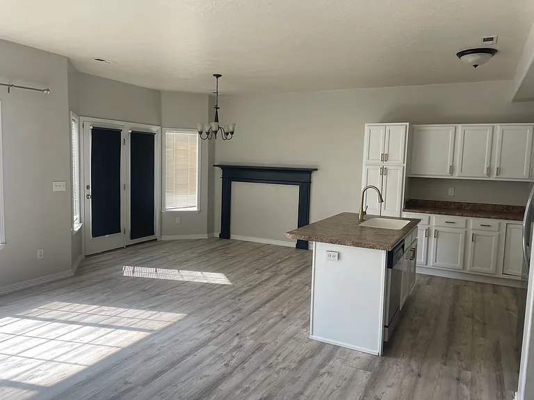 245 E July Ln — Photo 18