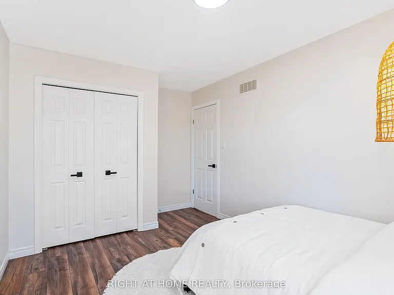 754 Hedgerow Pl — Photo 37