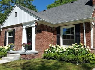 10554 Talbot Ave, Huntington Woods, MI 48070