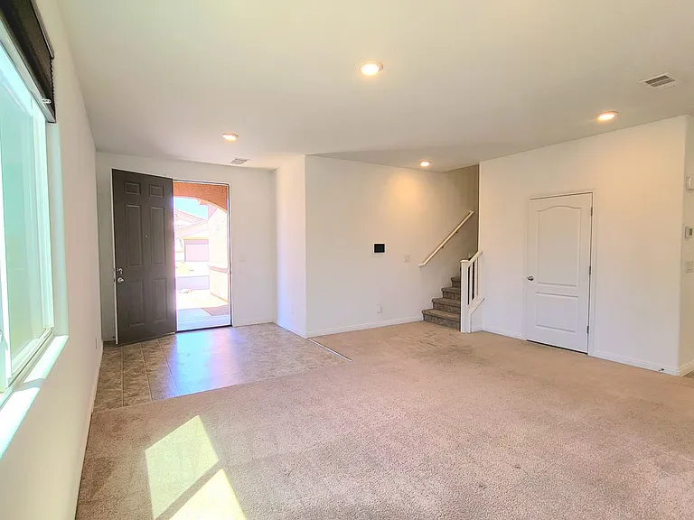 3807 E Summit Ave — Photo 7