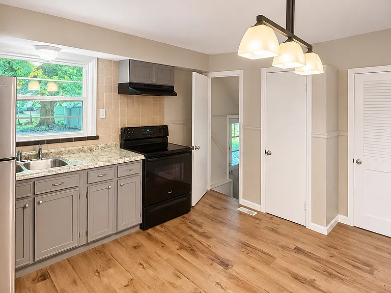 185 Saint Baptista Ln — Photo 3
