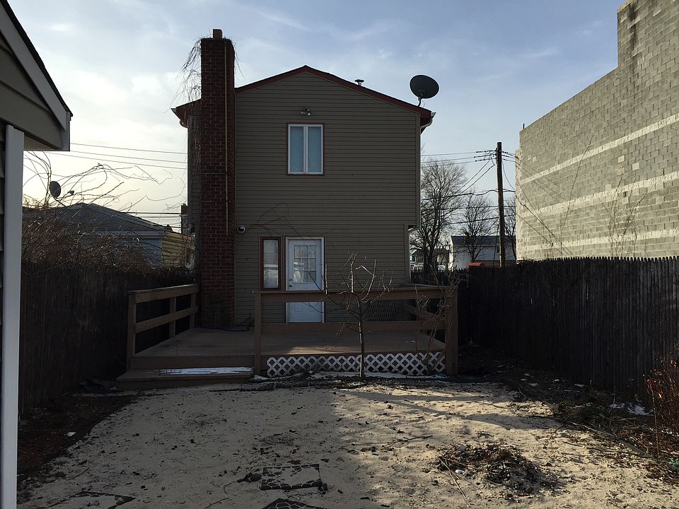 2nd image of 11 E 9th Rd