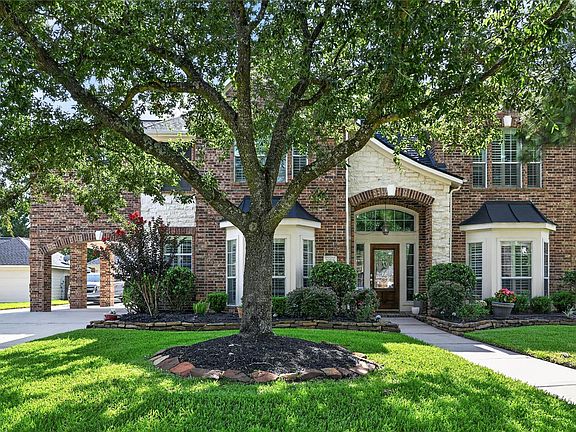 4th image of 10111 Earlington Manor Dr