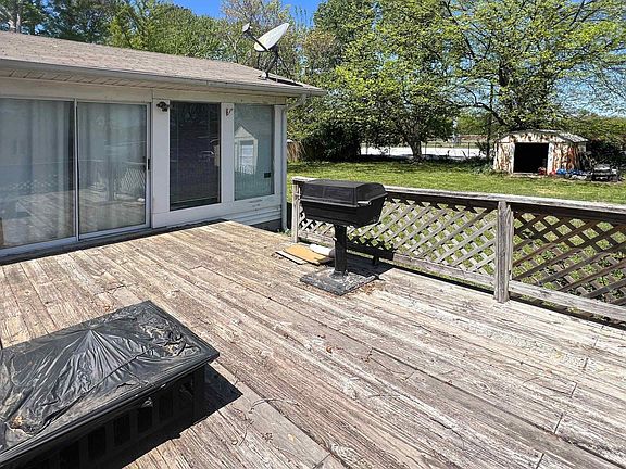 3rd image of 205 Riverside Dr