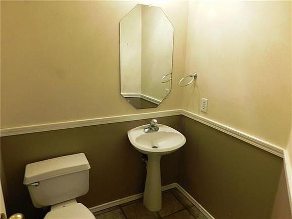 2nd image of 1372 Mimosa Ln
