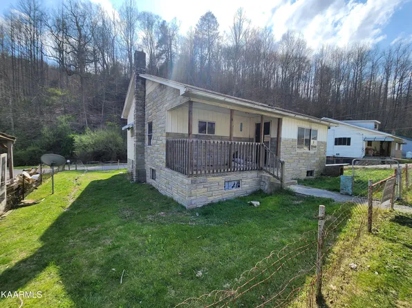 702 Exeter Rd, Appalachia, VA 24216