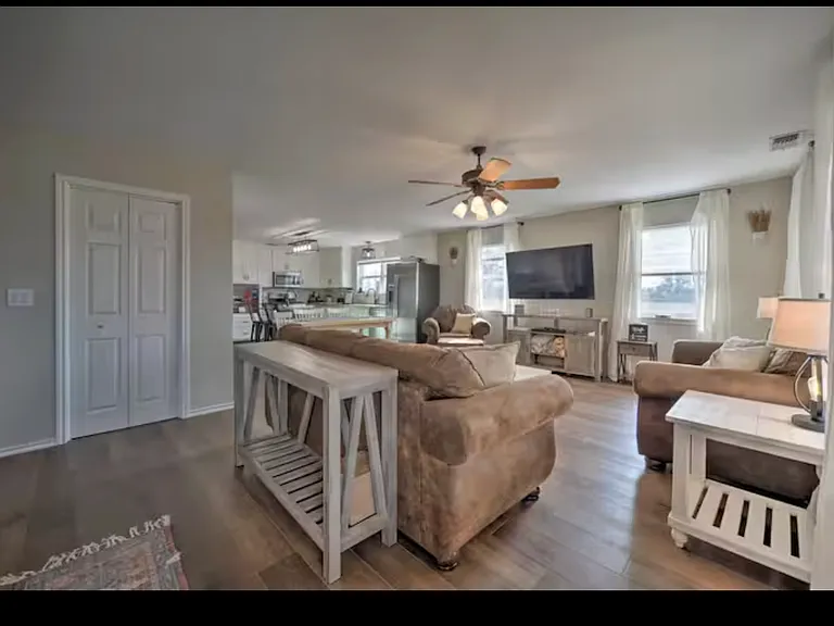 324 Deer Rd — Photo 18