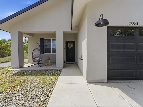 2nd image of 23841 Parke Ct