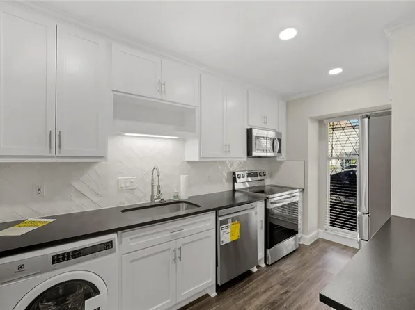 2218 Winrock Blvd #177, Houston, TX 77057