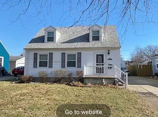 808 S 33rd St, Mattoon, IL 61938