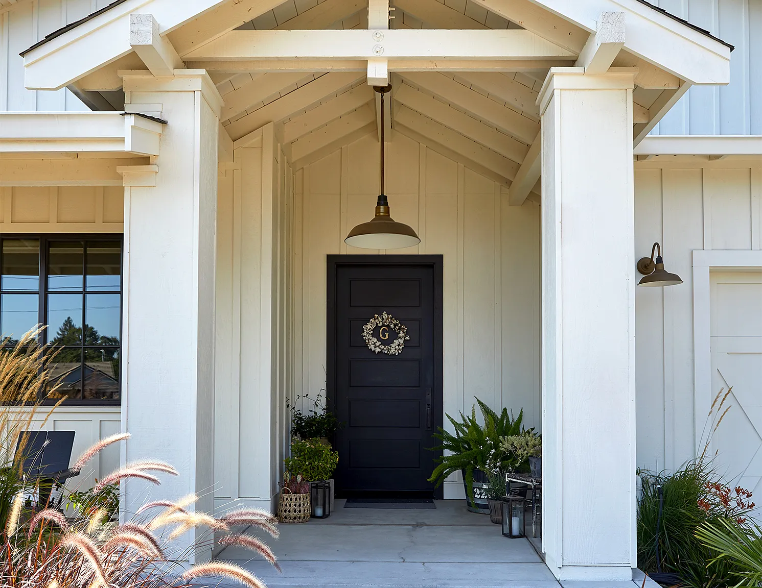 220 Ranch Ln — Photo 2