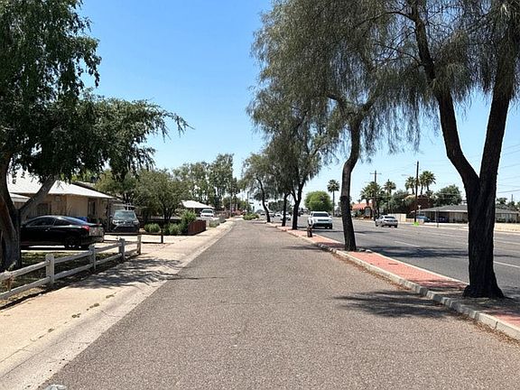 4th image of 3307 W Glendale Ave