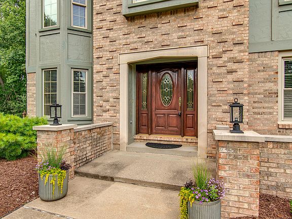 3rd image of 30422 Aston Ct