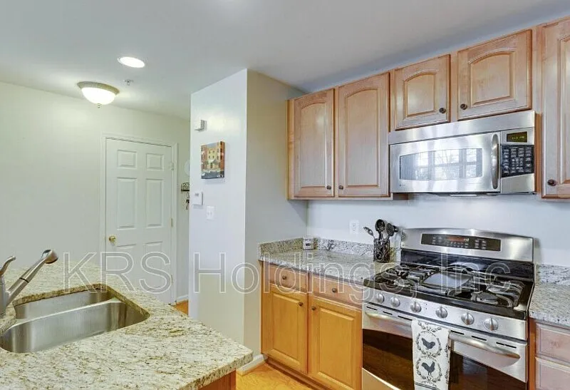 2 bed, 2.5 bath, 1250 sqft, $2,295 — Photo 3