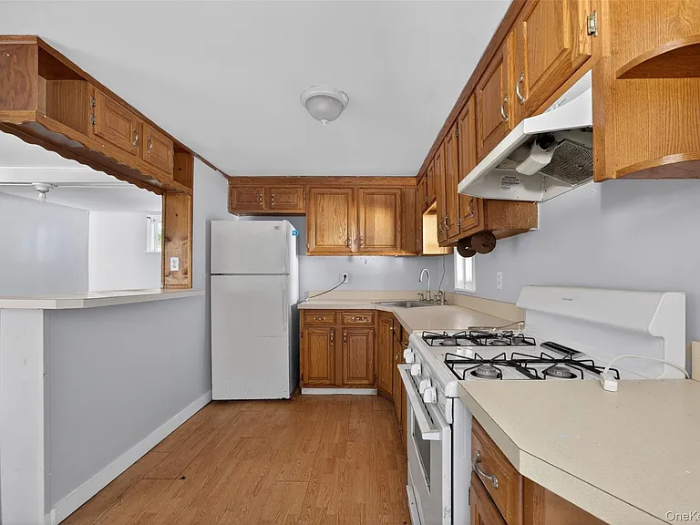 4 Riverview Ave #1 — Photo 8