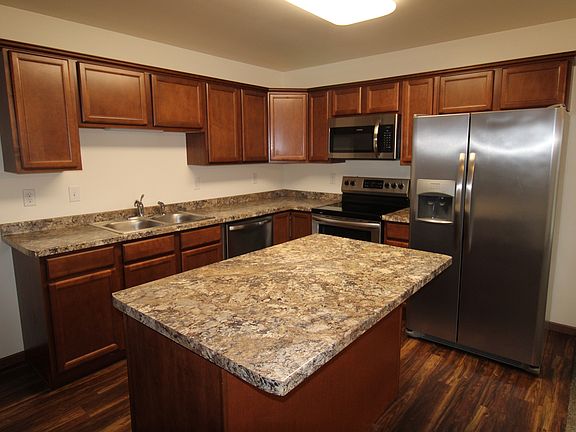 4th image of 102 Gardens Ct #14