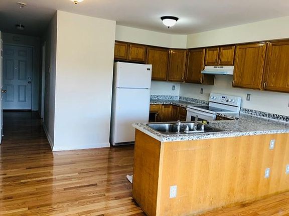 4th image of 7 Ingalls Ave #B