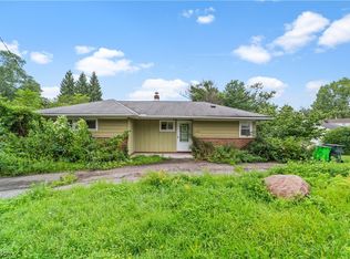 12500 Upper Sunset Dr, Cleveland, OH