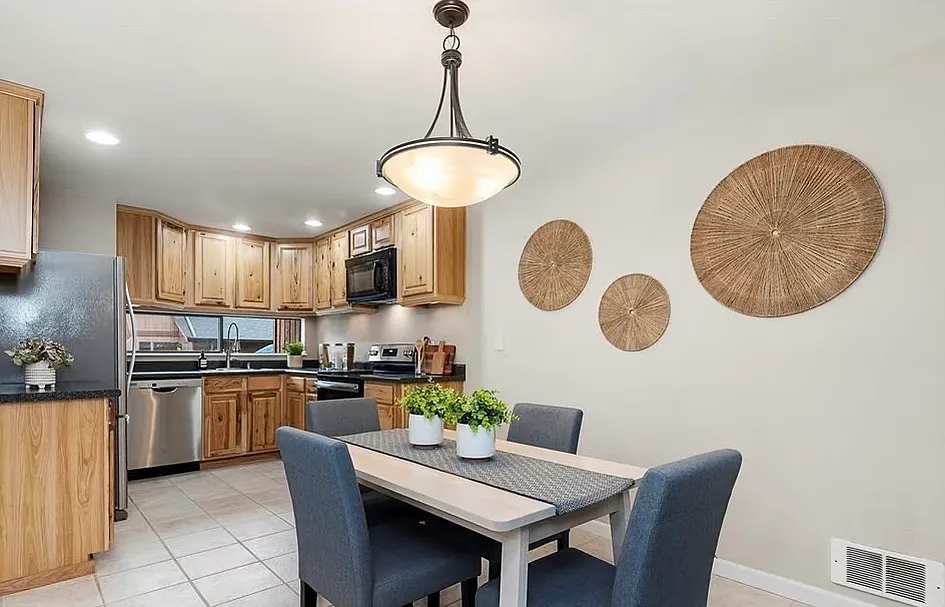 2 bed, 1308 sqft, $3,500 — Photo 3
