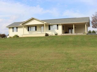 1216 Towe String Rd, Jacksboro, TN 37757