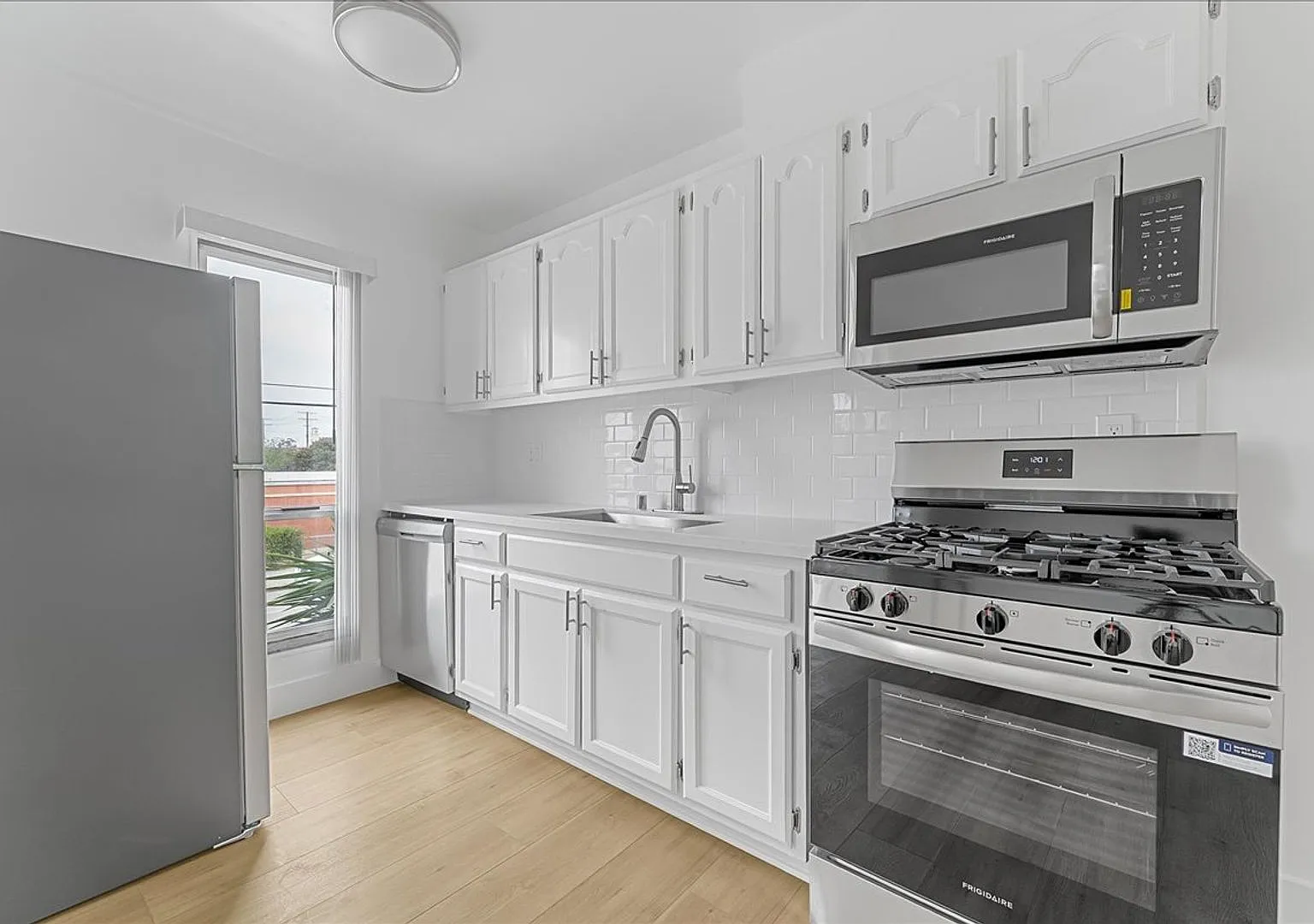 Beautiful Second Floor Apartment With Balcony! — Photo 4