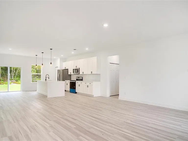 417 Marion Oaks Ln — Photo 4