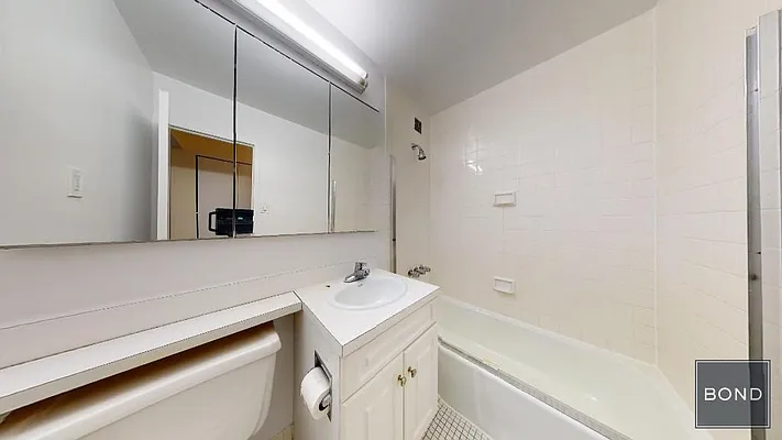 Rented by Bond New York | media 15