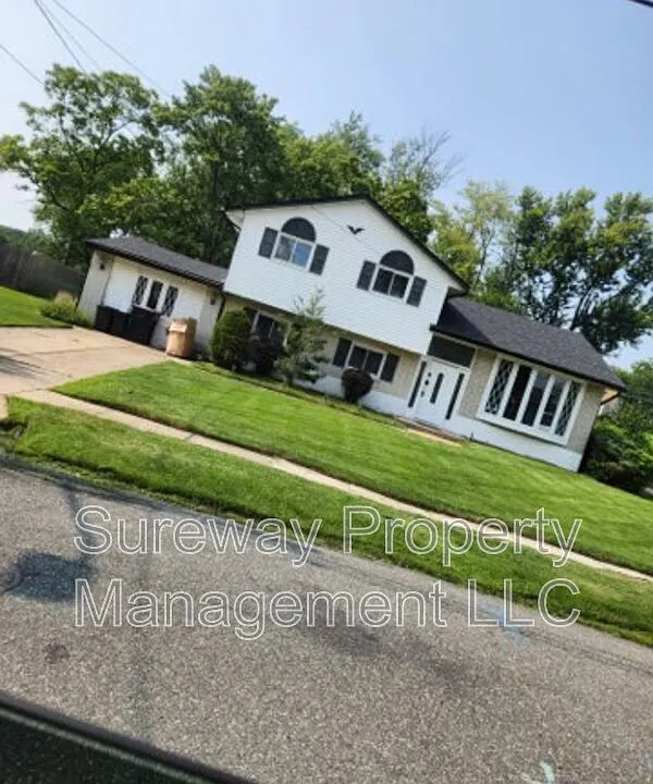 991 Sherbrook Cir