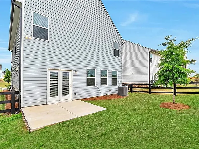 118 Briarwood Dr E — Photo 18